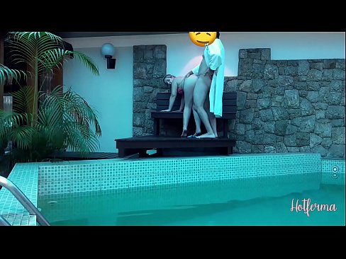 ❤️ Šéf pozve služebnou k bazénu, ale neodolala žhavému ❤️❌ Ruské porno u cs.newsexxxx.ru